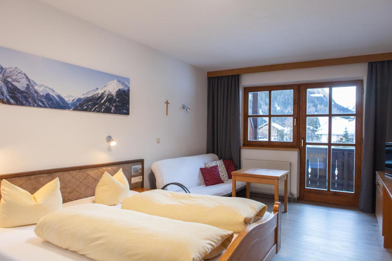 Sonnenhof - Apartments & Zimmer Kaunertal Exterior photo