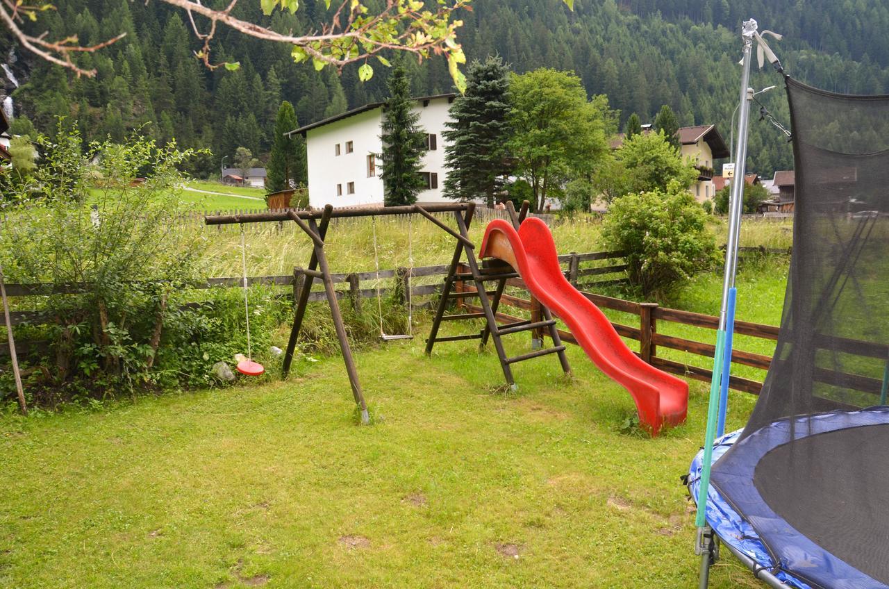 Sonnenhof - Apartments & Zimmer Kaunertal Exterior photo